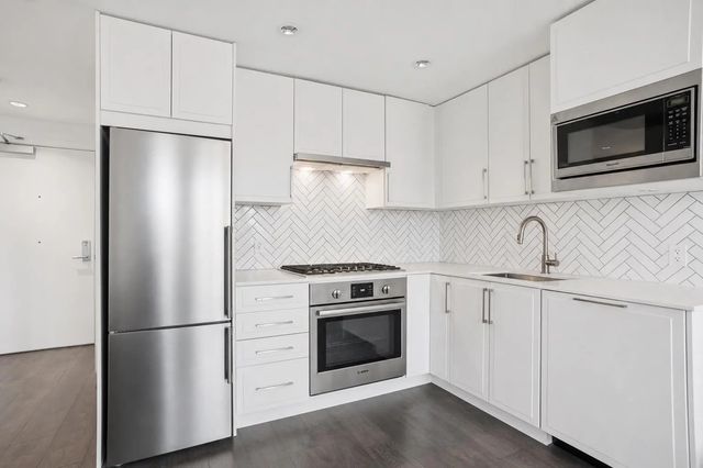 2435 Kingsway 507, Vancouver