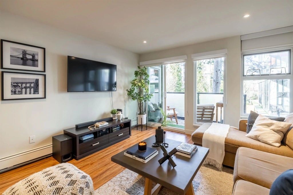 1850 E Southmere Crescent 110, Surrey