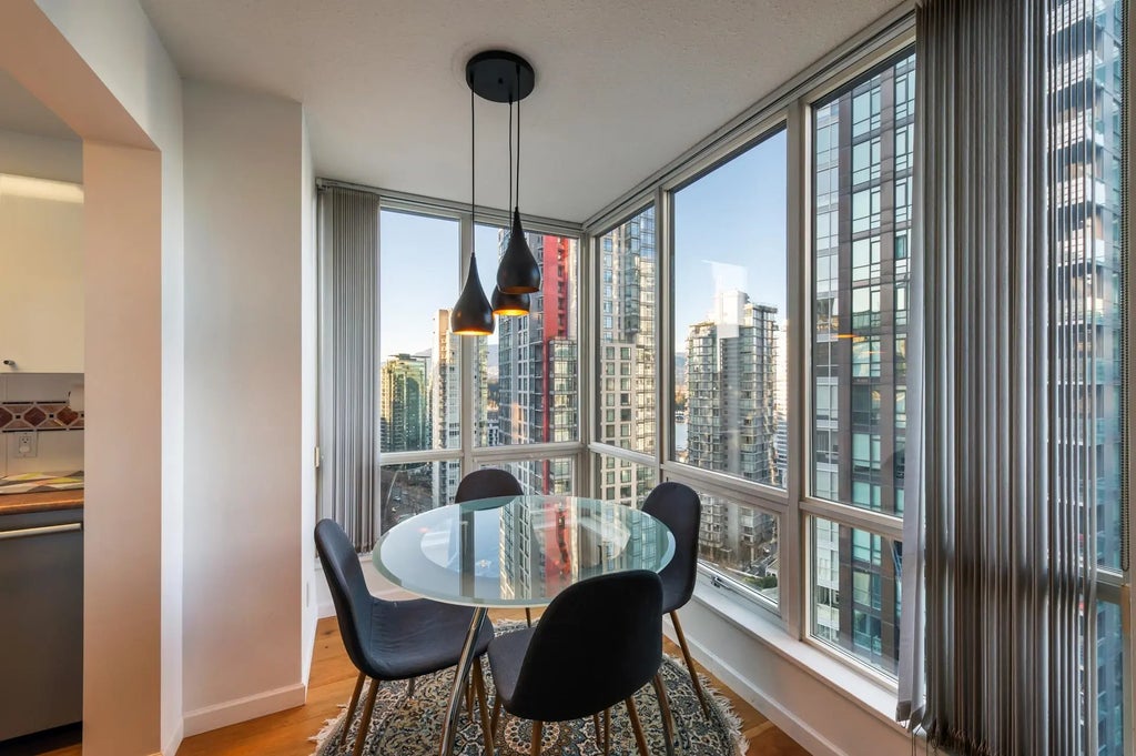 1166 Melville Street 2103, Vancouver