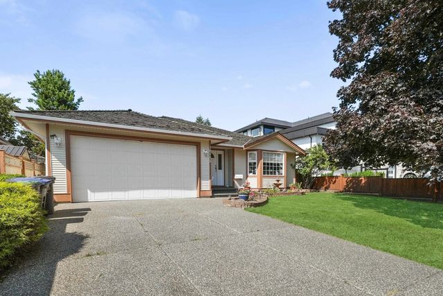 18555 57 Avenue, Surrey
