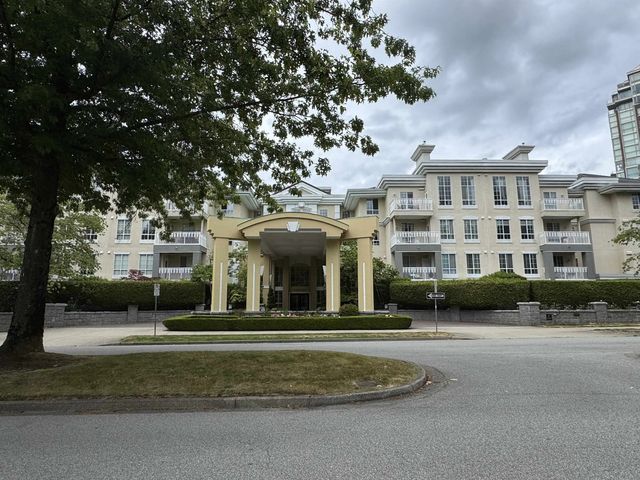 5835 E Hampton Place 308, Vancouver