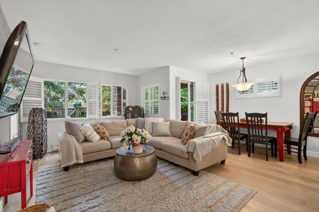 8717 160 Street 209, Surrey