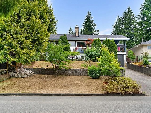 937 Kinsac Street, Coquitlam