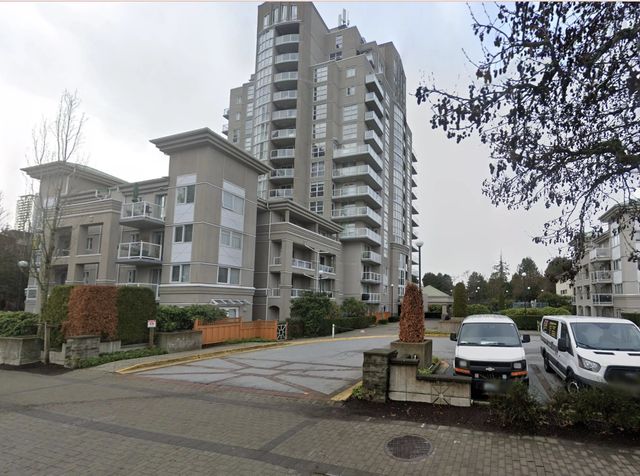 10523 University Drive 1206, Surrey