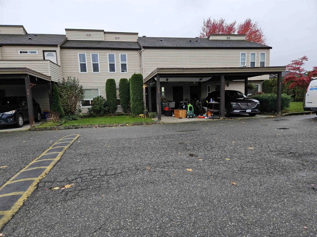 27411 28 Avenue 255, Langley