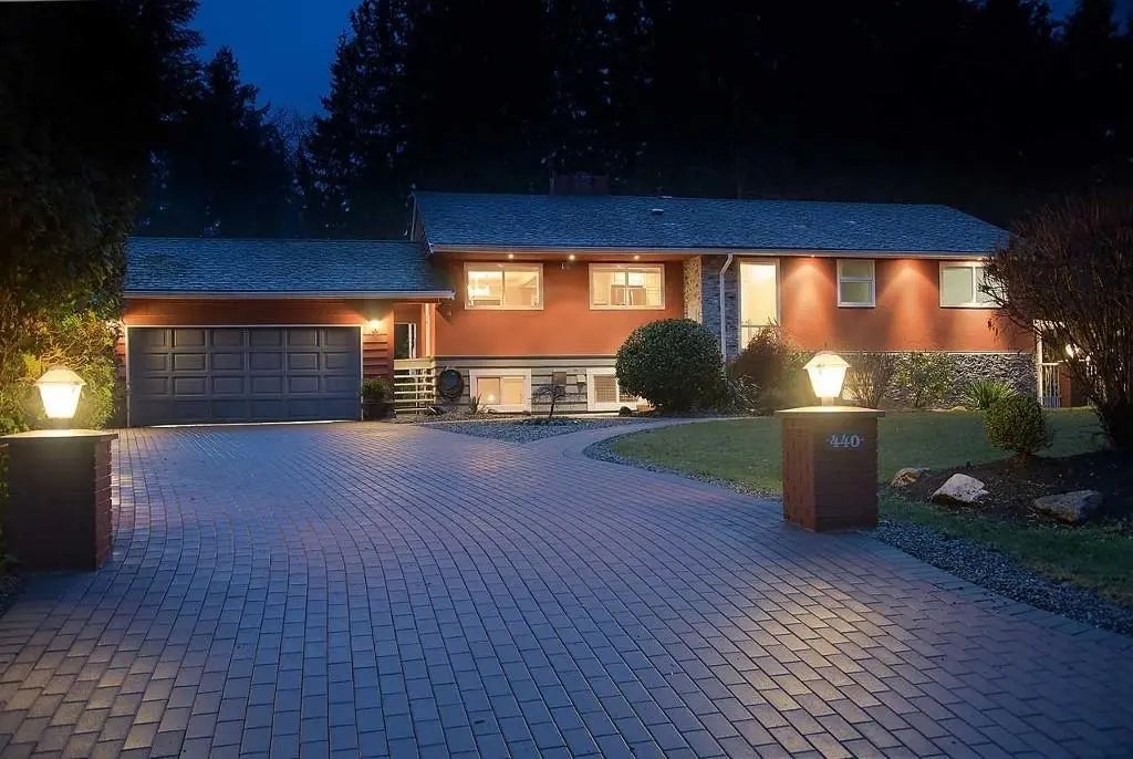440 Newlands Road, West Vancouver