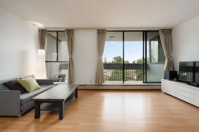 6689 Willingdon Avenue 704, Burnaby