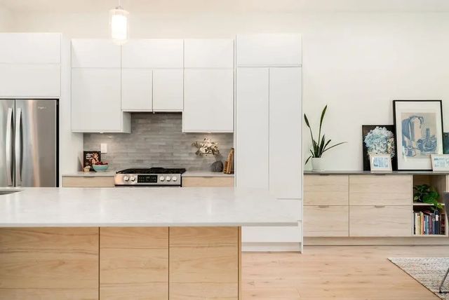 258 April Road, Port Moody