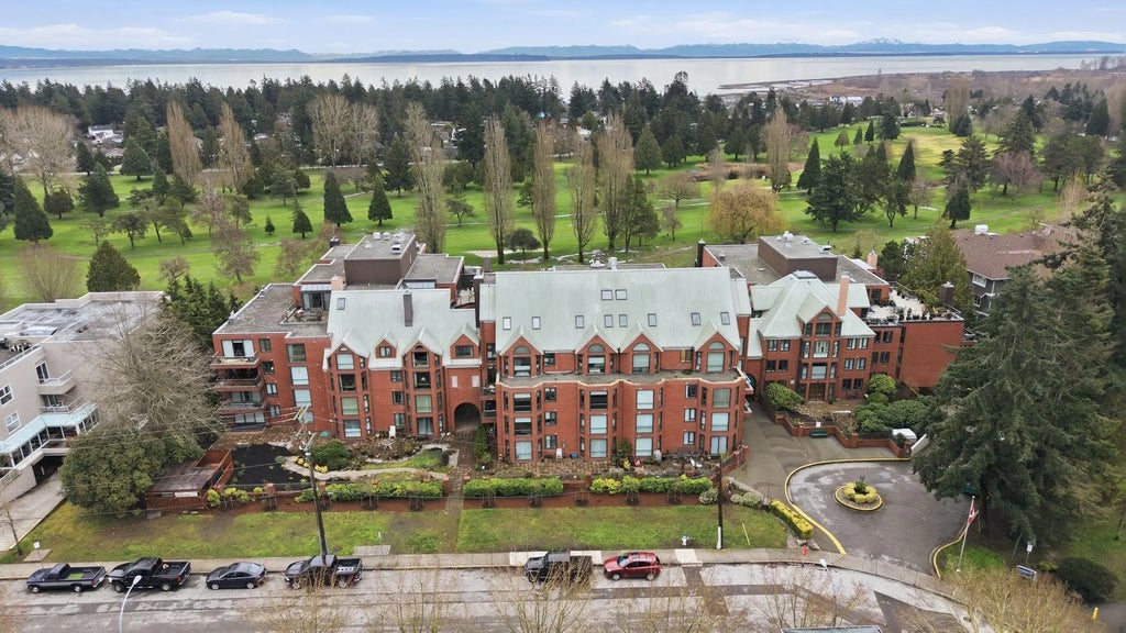 1350 View Crescent 304, Delta