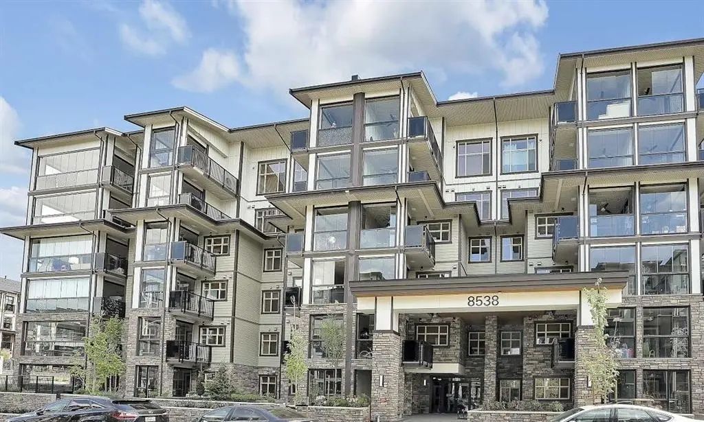 8538 203a Street 606, Langley