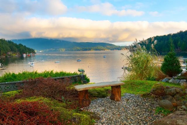 433 Senator Place, Bowen Island