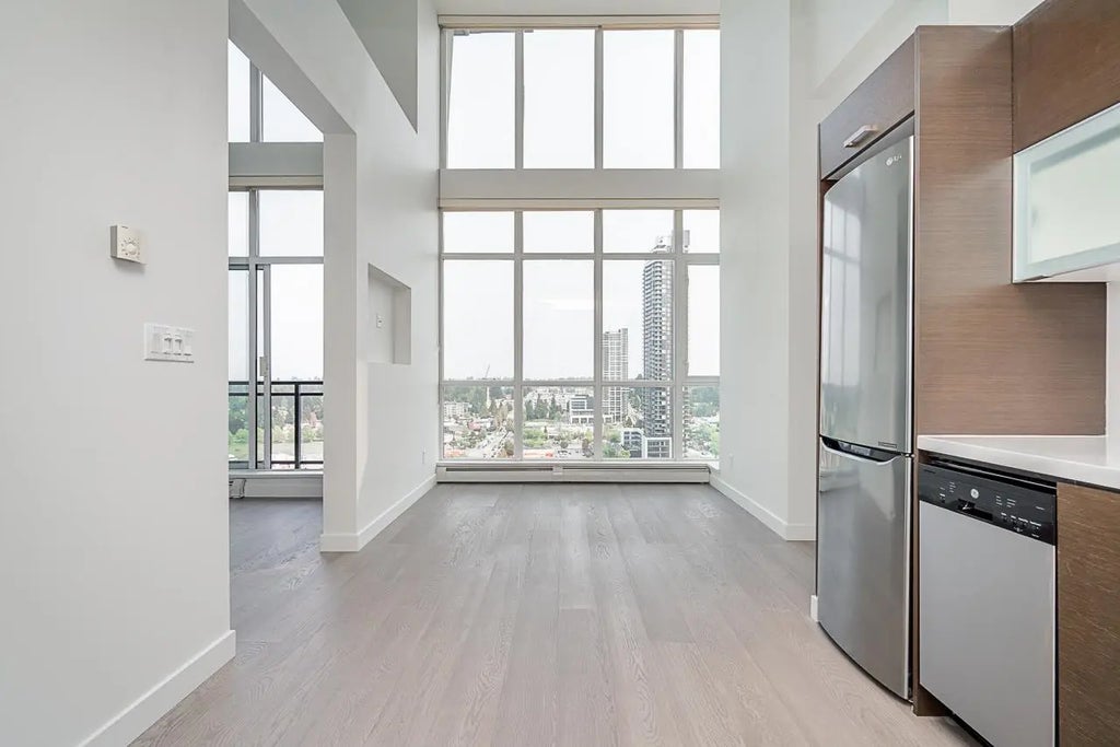 10777 University Drive 2501, Surrey