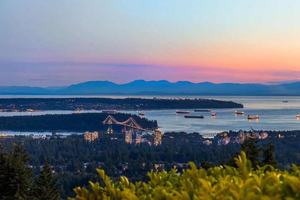 187 Rondoval Crescent, North Vancouver