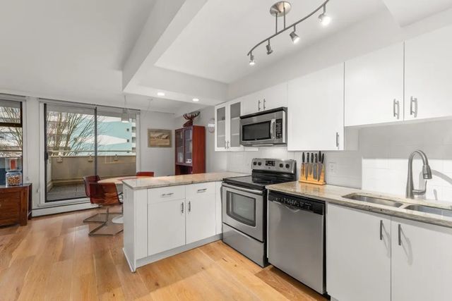 1819 Pendrell Street 401, Vancouver