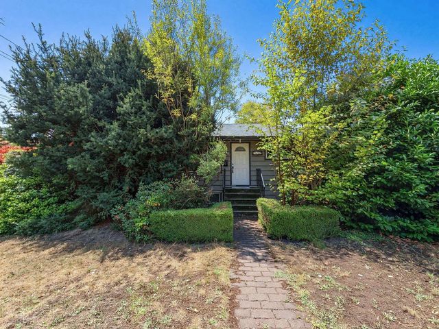 2155 Mohawk Avenue, Coquitlam