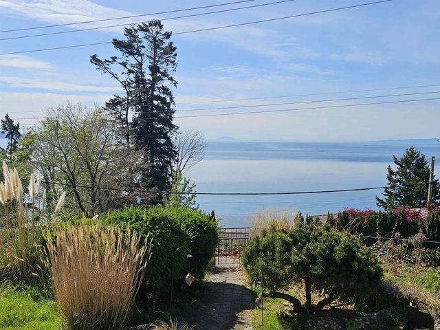 14391 Marine Drive, White Rock