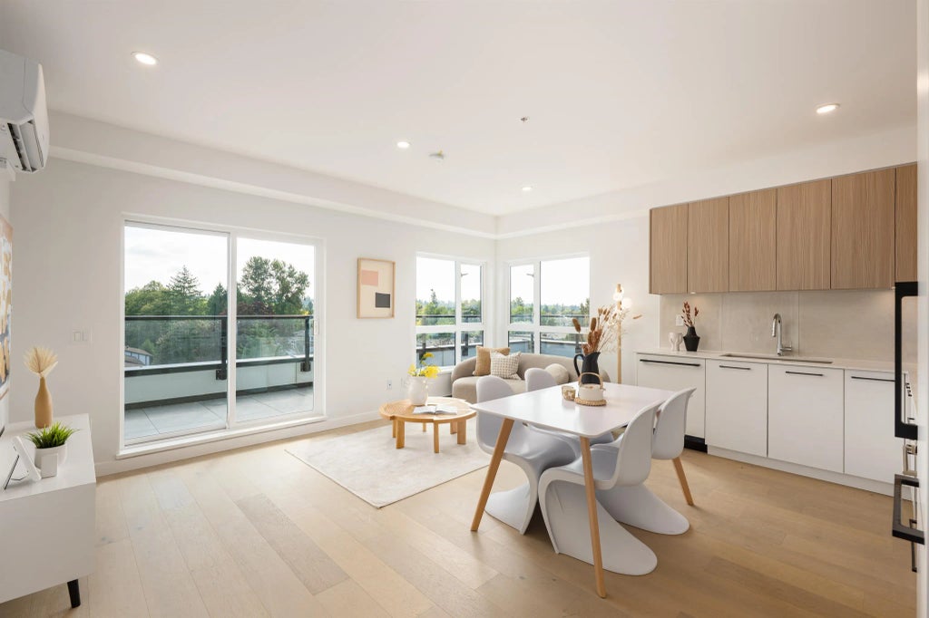 5398 207 Street 502, Langley