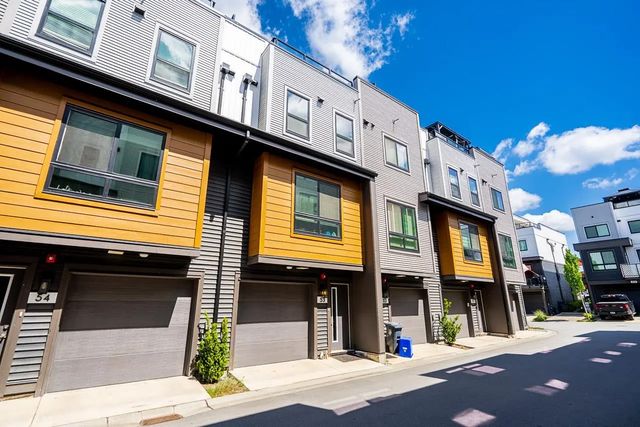 20057 82 Avenue 53, Langley