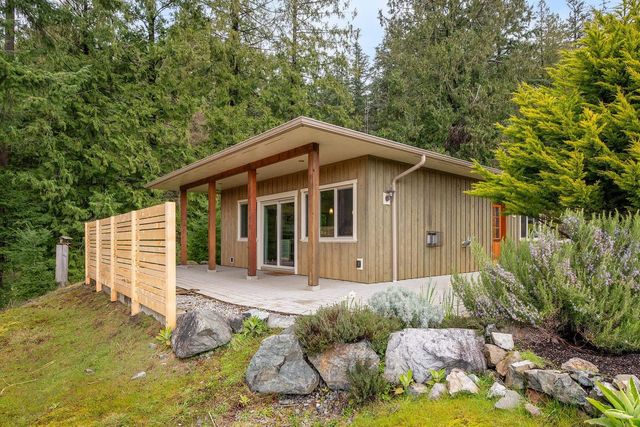 879 Seymour Bay Drive, Bowen Island
