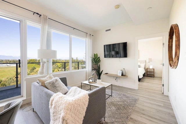 10780 No. 5 Road 801, Richmond