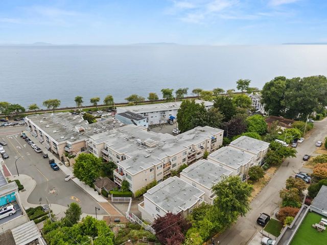 1157 Vidal Street, White Rock