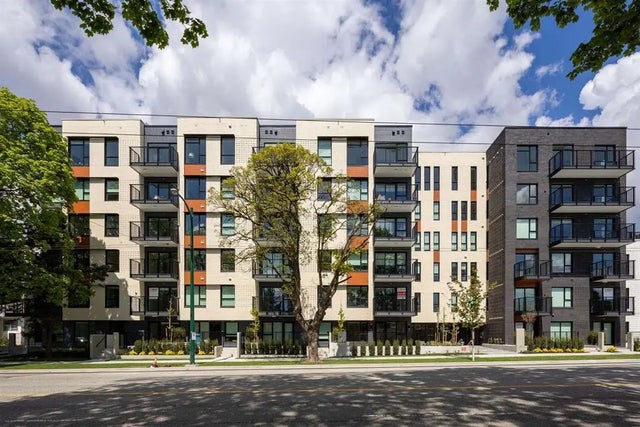 2235 E Broadway 401, Vancouver