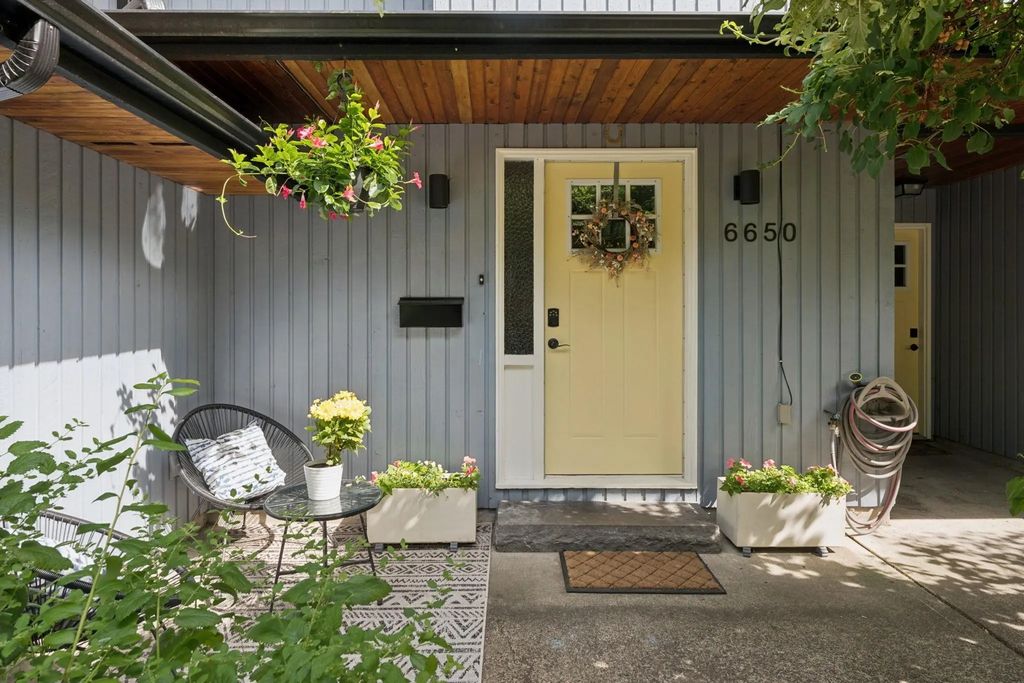 6650 Nelson Avenue, West Vancouver