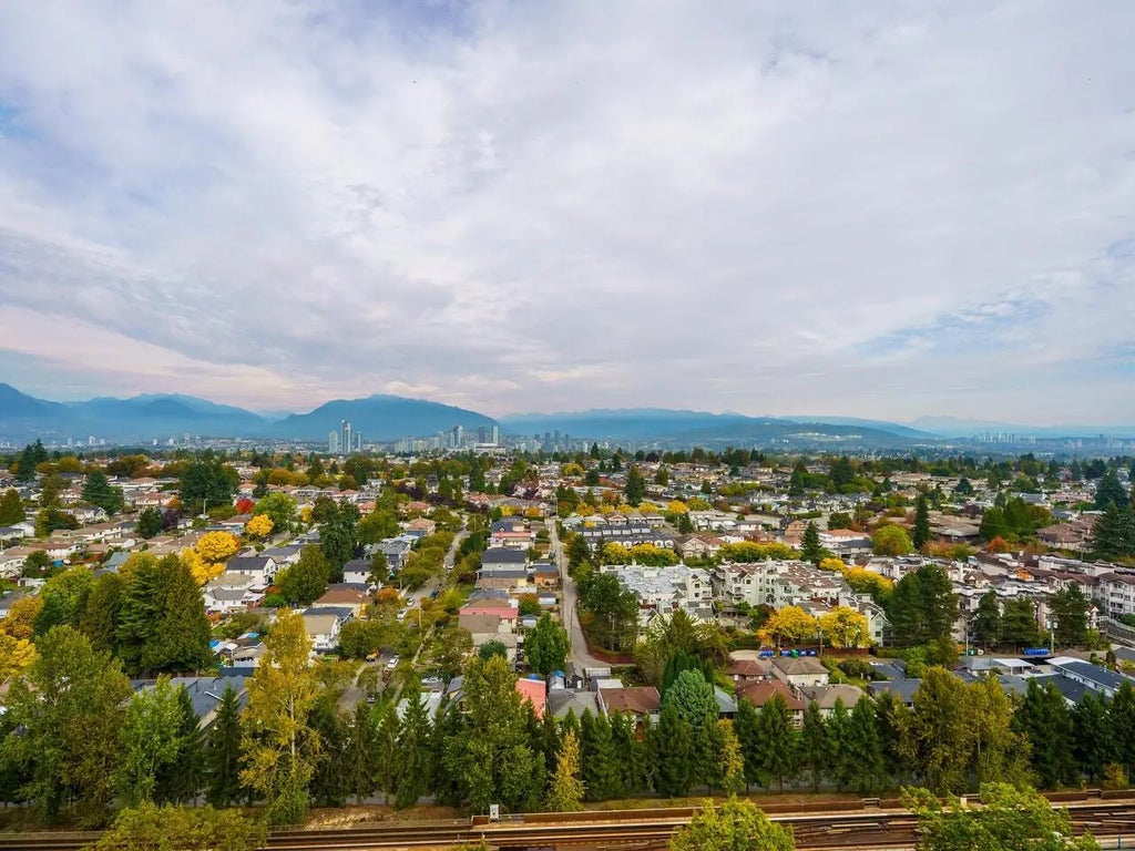 3663 Crowley Drive 2409, Vancouver