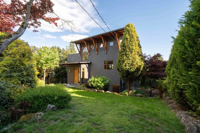 2436 Mathers Avenue, West Vancouver