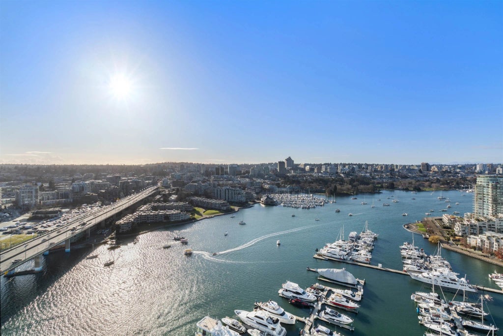 1033 Marinaside Crescent 3307, Vancouver