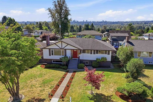 6876 Hycrest Drive, Burnaby
