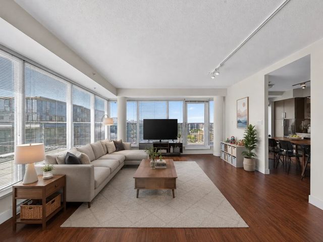 8068 Westminster Highway 1803, Richmond