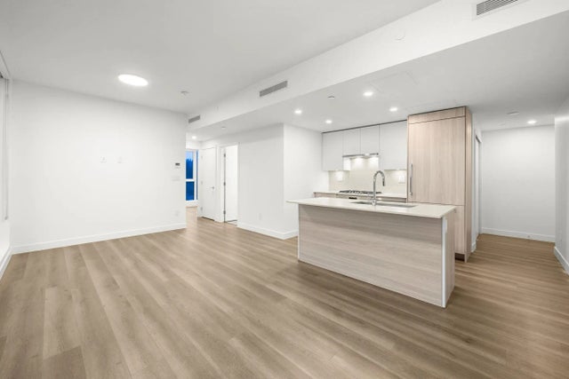 901 Lougheed Highway 1106, Coquitlam