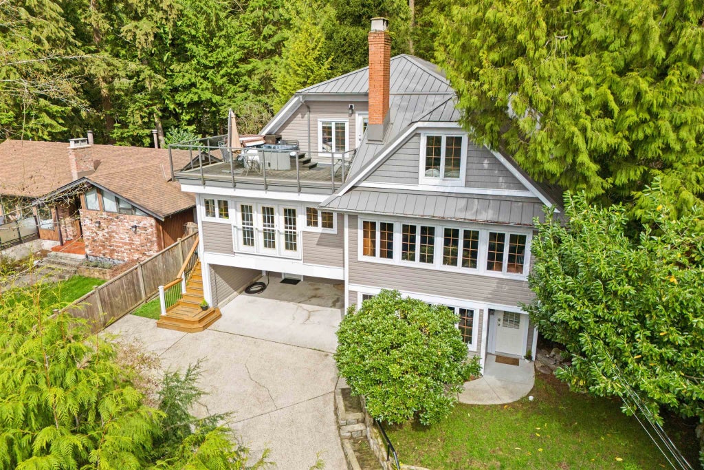 4622 Cove Cliff Road, North Vancouver