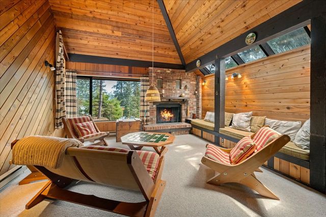 9230 Pinetree Place, Whistler