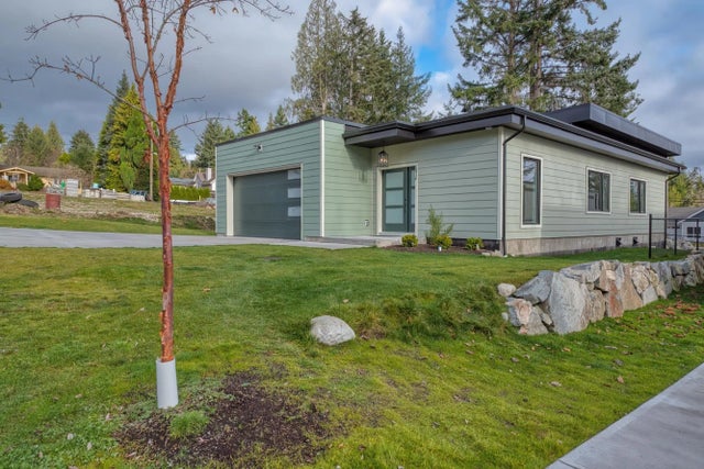 5416 Stellar Way, Sechelt
