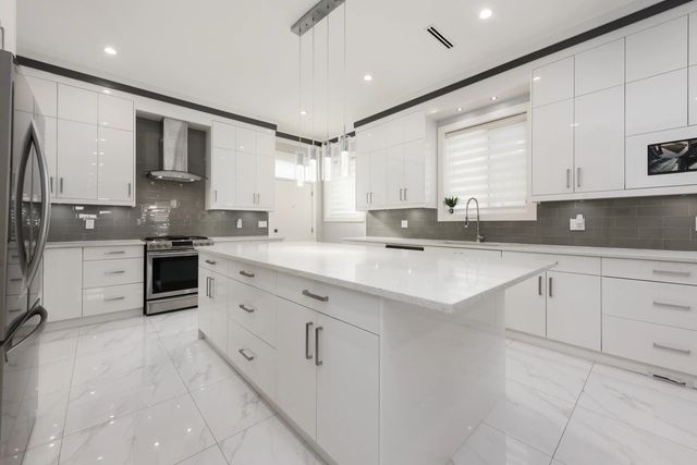 1135 Yorston Court, Burnaby
