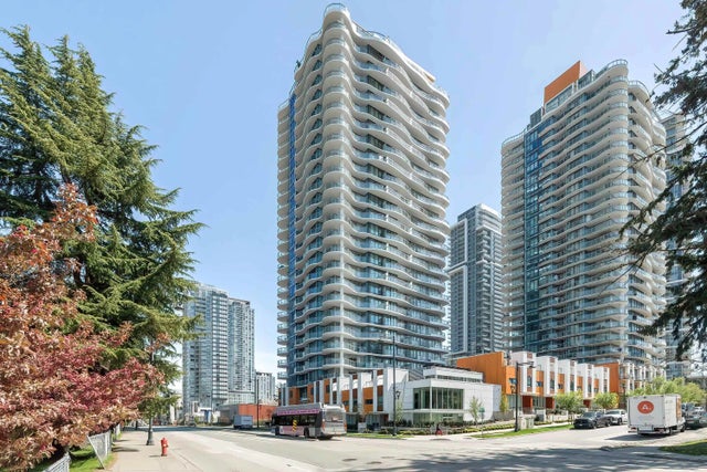 13318 104 Avenue 801, Surrey