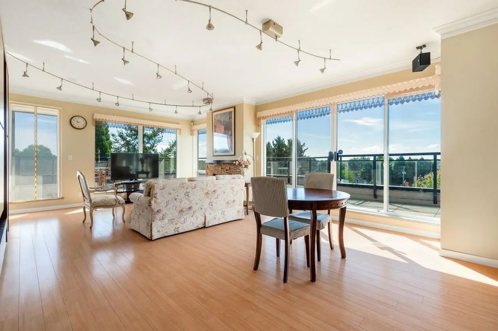 8480 Granville Avenue 419, Richmond