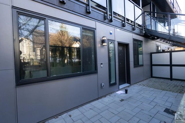 2122 E 32 Avenue 102, Vancouver