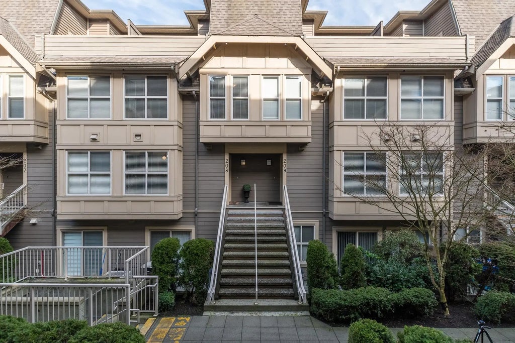 2110 Rowland Street 208, Port Coquitlam