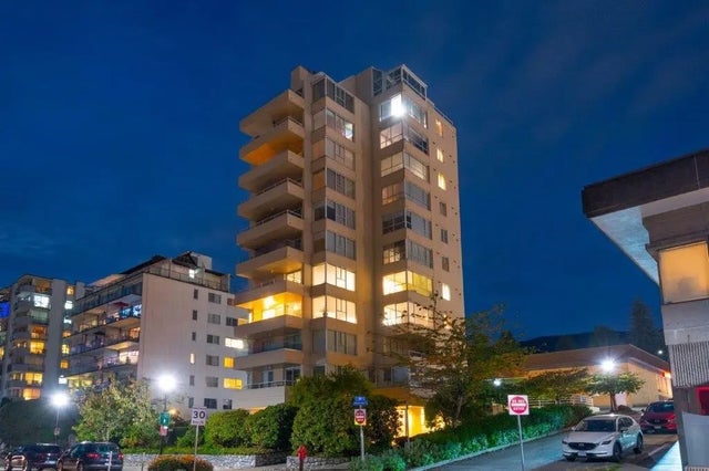 1819 Bellevue Avenue 400, West Vancouver