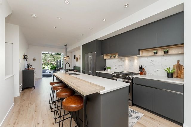 1228 Hudson Street 8, Coquitlam