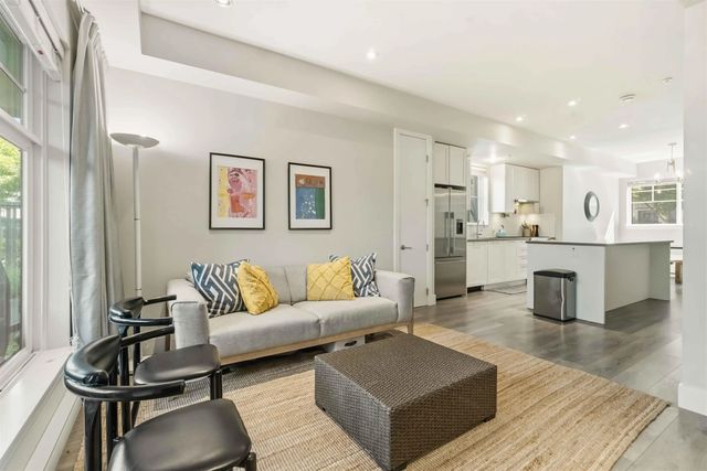 5142 Canada Way 5, Burnaby