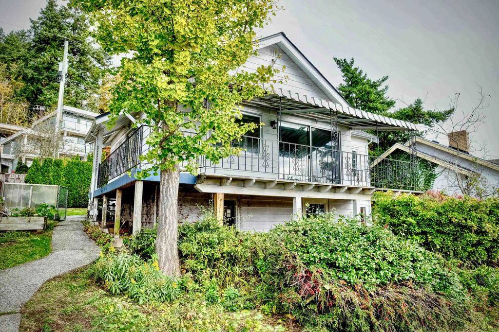 14683 West Beach Avenue House, White Rock