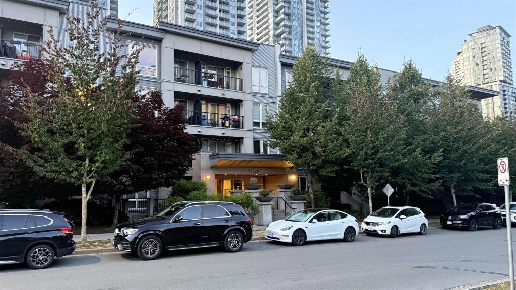 13321 102a Avenue 302, Surrey