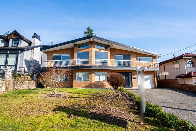 220 N Grosvenor Avenue, Burnaby