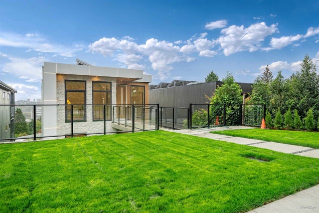 971 Adderley Street, North Vancouver