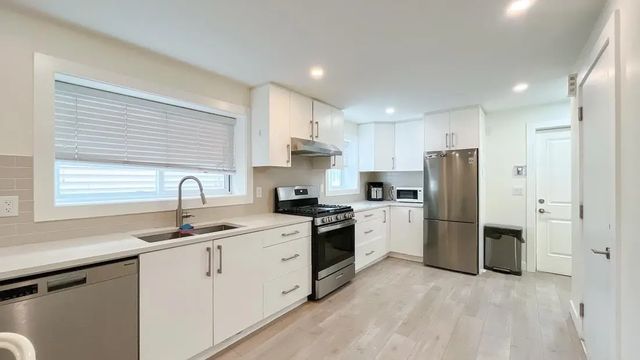 320 E 57th Avenue Ground Level, Vancouver