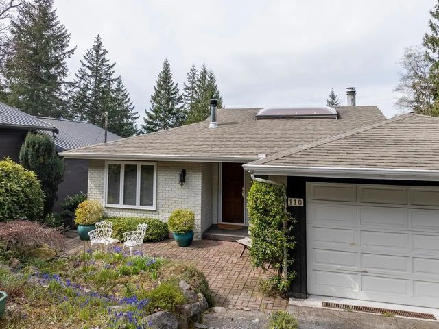 110 Oceanview Place, Lions Bay